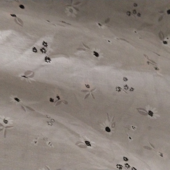 Revolve Bella Dahl Cream Fitted Long Sleeve Blouse - Picture 5 of 6